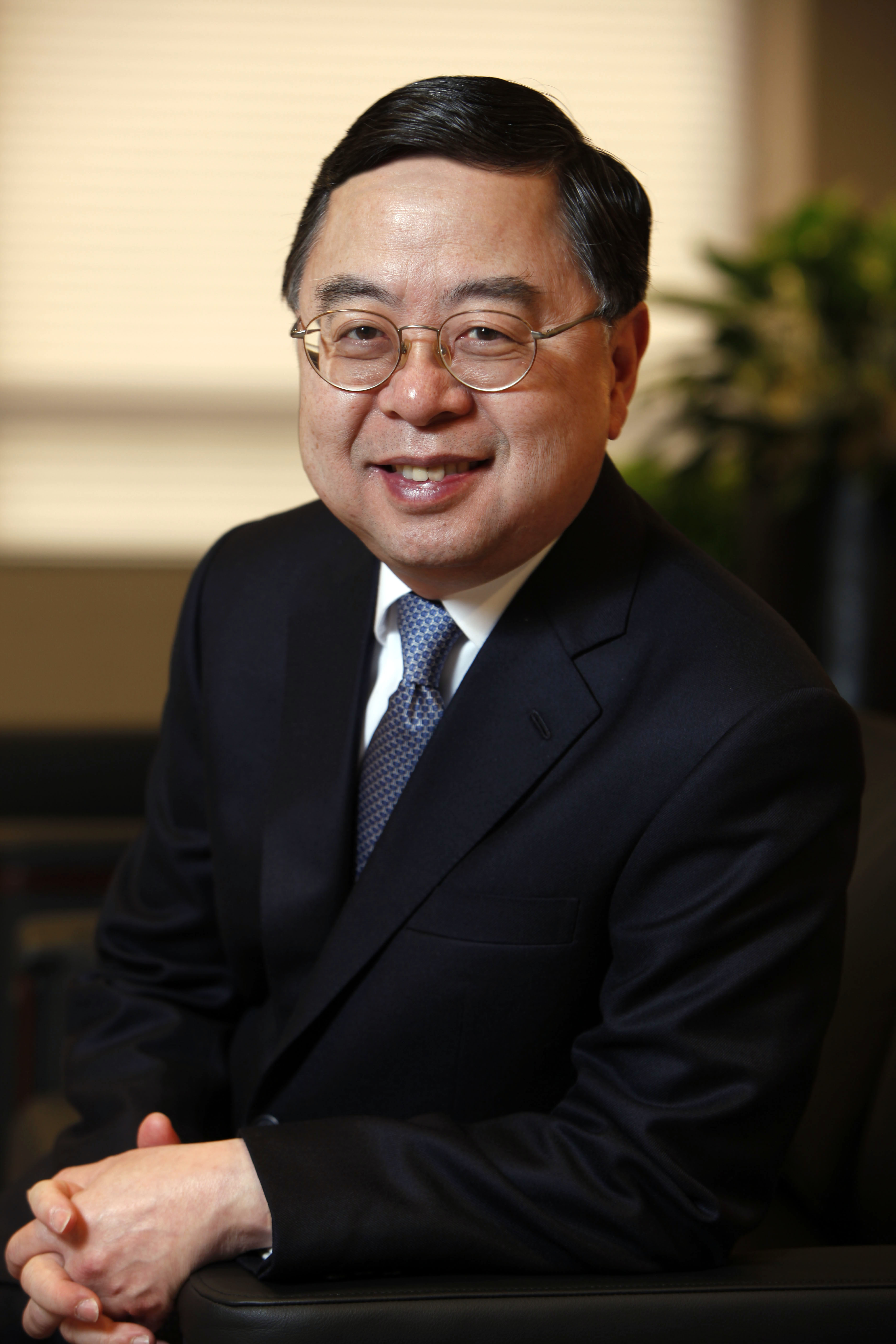  Mr Ronnie C Chan