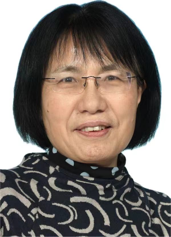 郁建珍教授為化學系系主任及講座教授，兼環境及可持續發展學部講座教授。