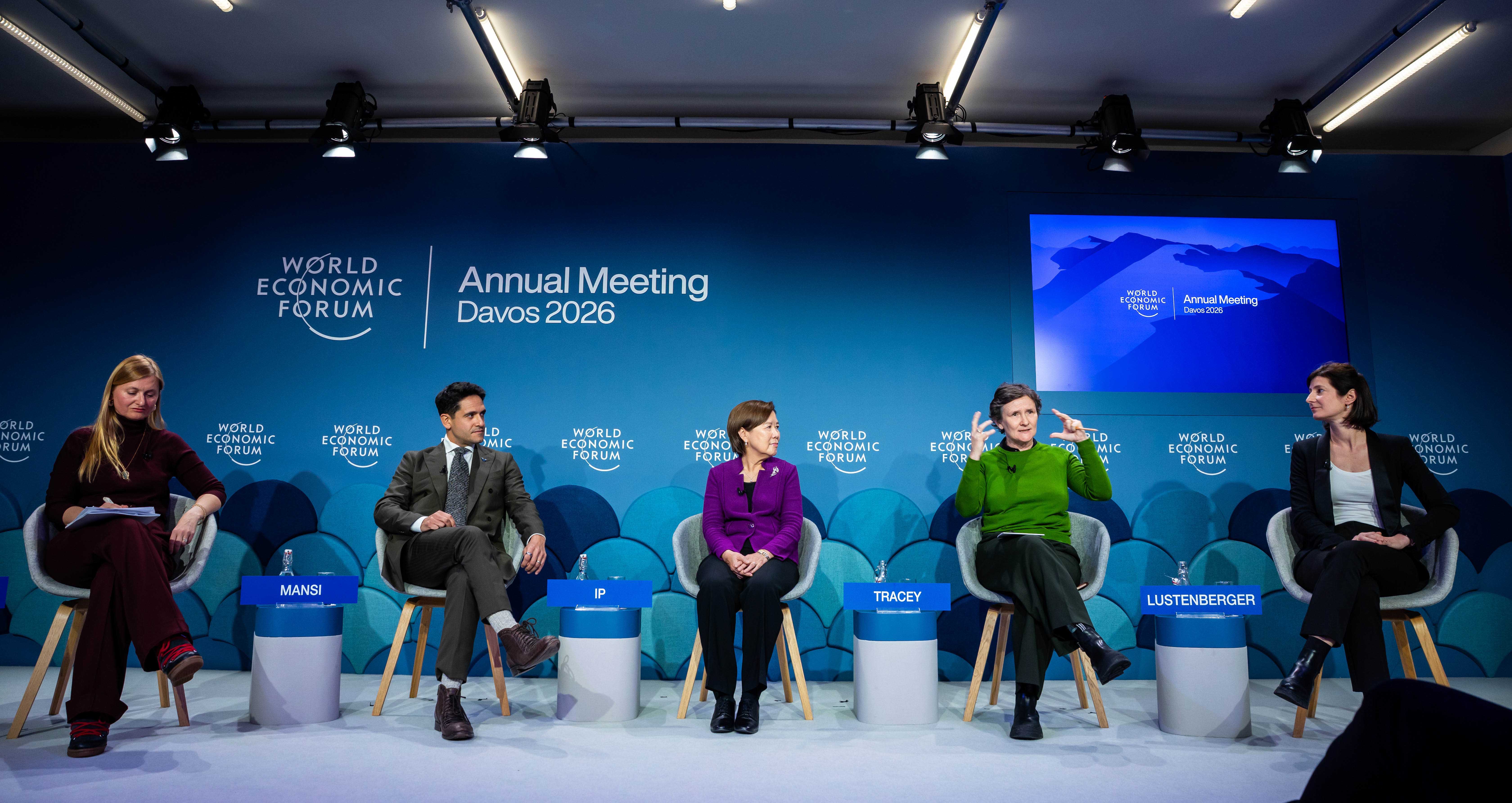 A photo of President Ip (middle) and the panelists, including Prof. Irene TRACEY, Vice-Chancellor of the University of Oxford (second right), Dr. Caroline LUSTENBERGER, Head of Sleep Lab at ETH Zurich (first right), and Dr. Chris MANSI, CEO and Co-Founder of Viz.ai (second left), with the moderator, Dr. Kamila MARKRAM, Co-founder and CEO of Frontiers (first left). (Photo credit: The World Economic Forum)