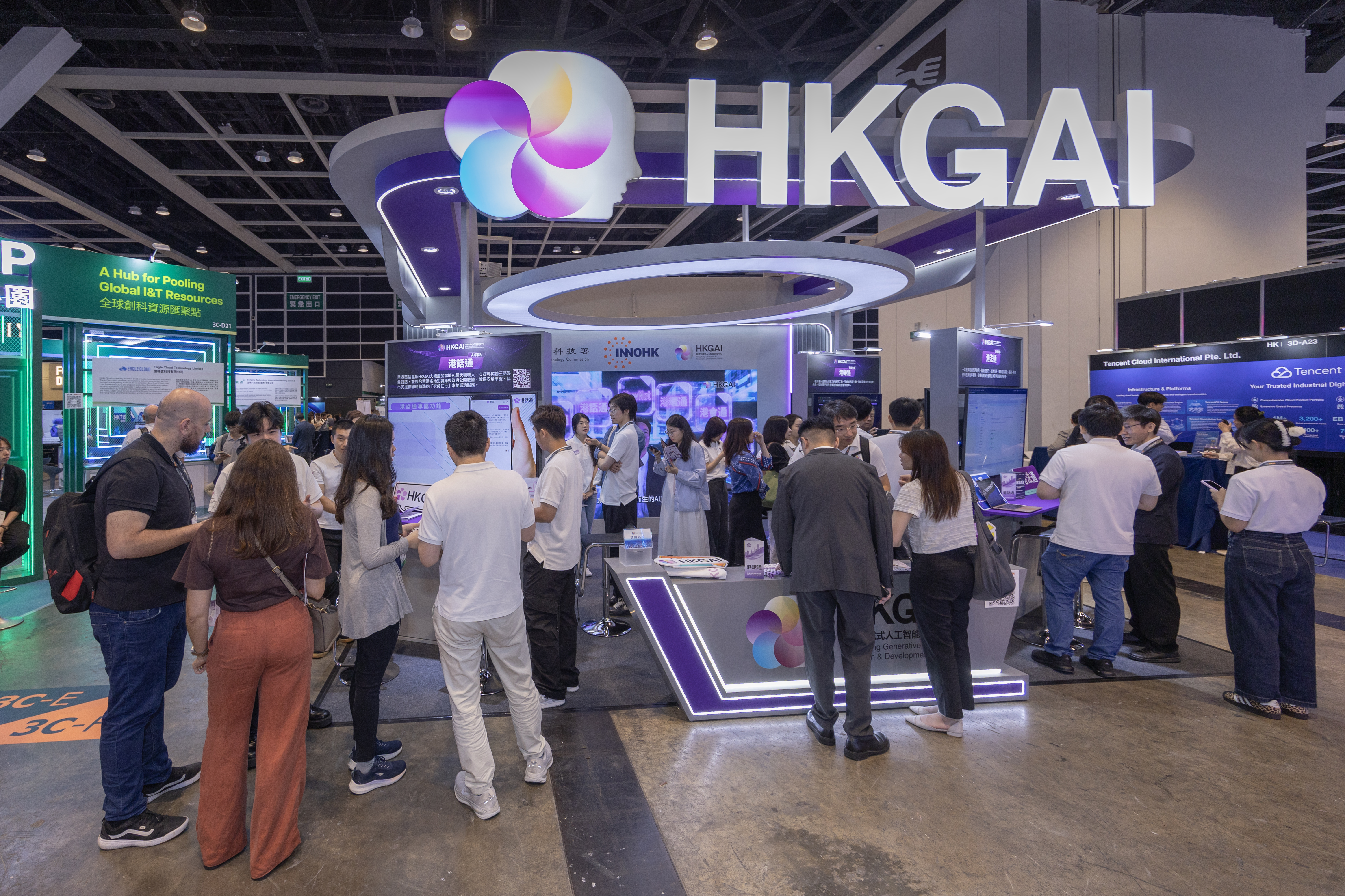 香港生成式人工智能研發中心（HKGAI）於InnoEX向市民及業界展示一系列針對香港市民日常所需而研發的AI應用成果。