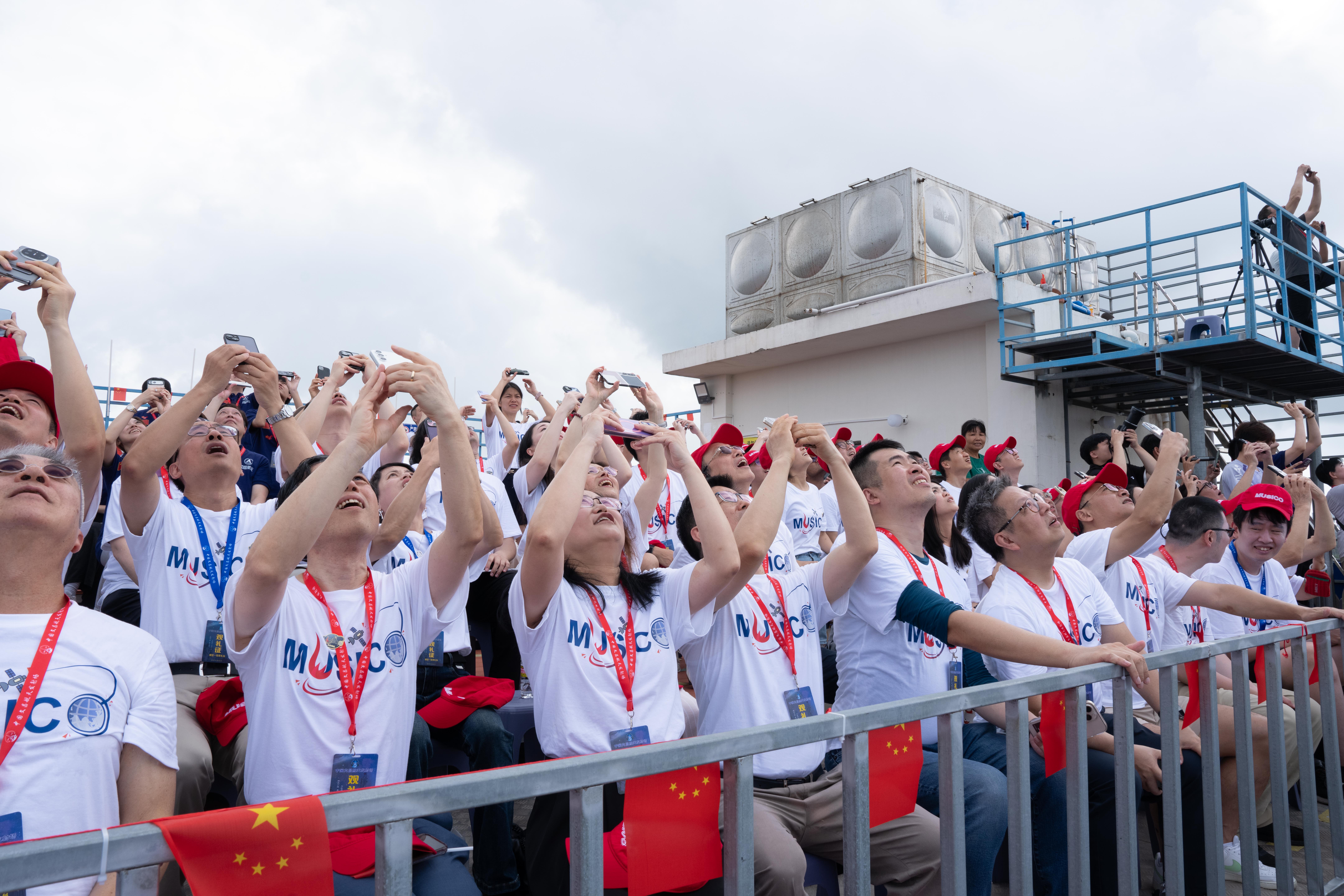 The HKUST research team travelled to the Wenchang Spacecraft Launch Site in Hainan to witness the launch of the Long March 7 rocket carrying the Tianzhou-10 cargo spacecraft.